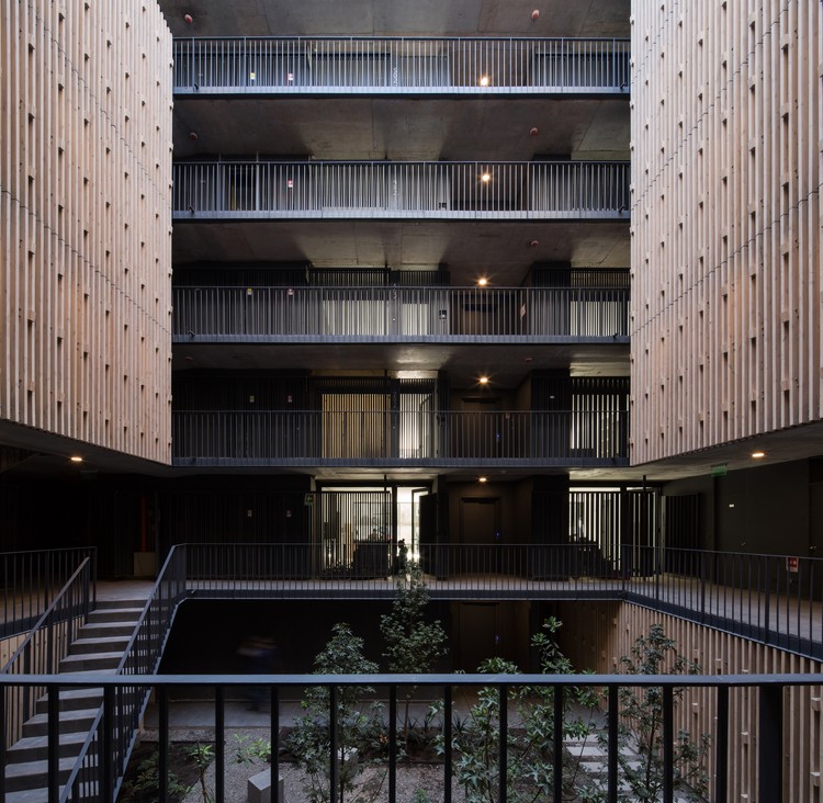 Edificio Echeñique 46 / Talhouk + Arquitectos Asociados - Ventanas, Cierros, Fachada