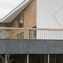 School Complex and Multipurpose Hall / MoDusArchitects - Windows, Facade, Handrail, Beam