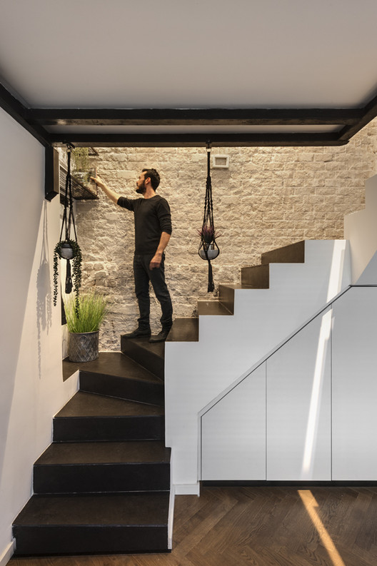 A Great Small Apartment in Tel-Aviv / Nitzan Horovitz Architectural design studio - Interior Photography, Stairs, Handrail
