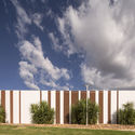 Unileão Special Civil and Criminal Court / Lins Arquitetos Associados - Courthouse