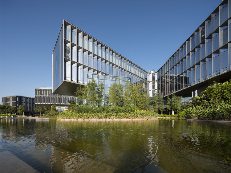 CIMC Headquarter Office Building / CCDI Dongxiying Studio - Waterfront, Facade