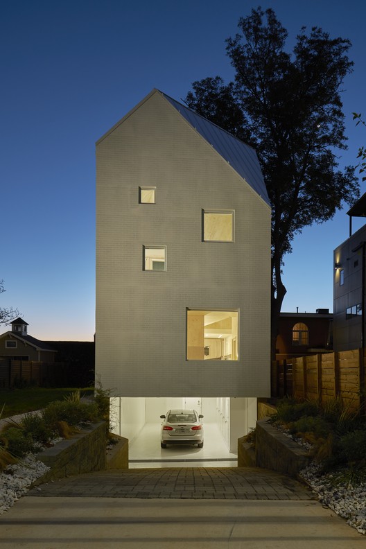 Haus Gables / MALL - Image 7 of 32