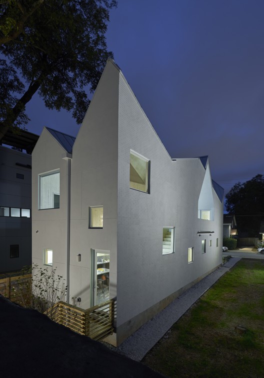 Haus Gables / MALL - Image 6 of 32