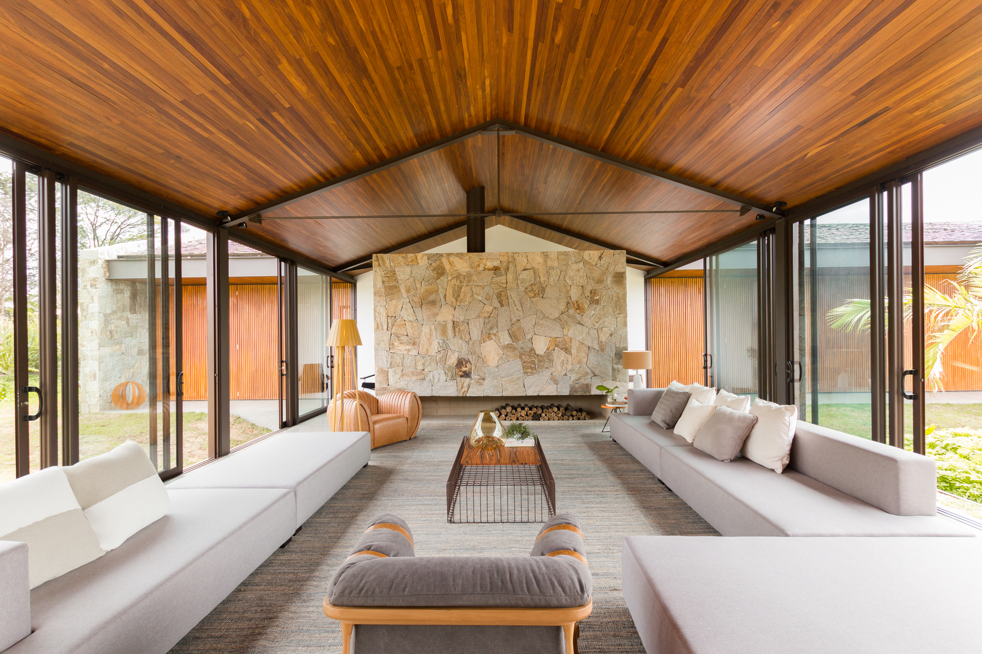 Gallery of Haras House / 24.7 Arquitetura Design - 1