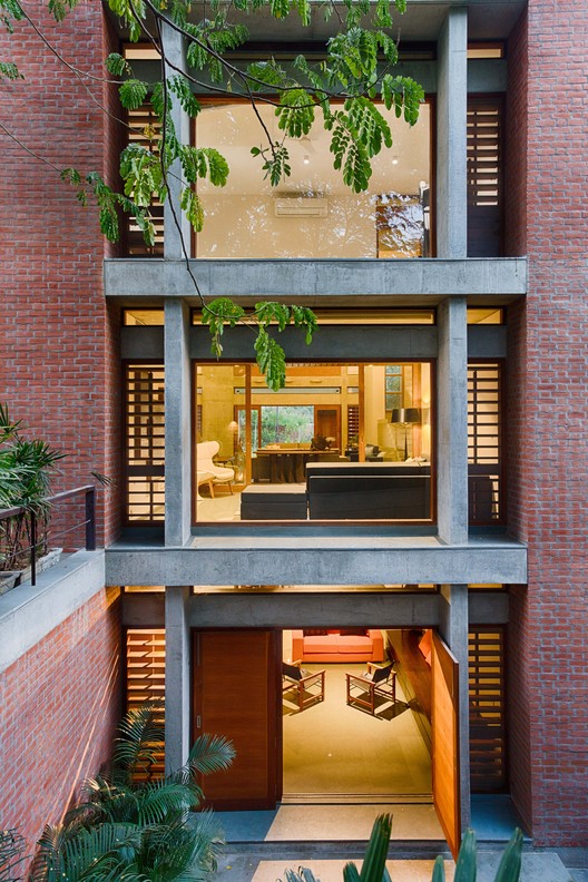 Shaila Patel House / Groundwork Architecture - Windows, Door, Brick, Facade