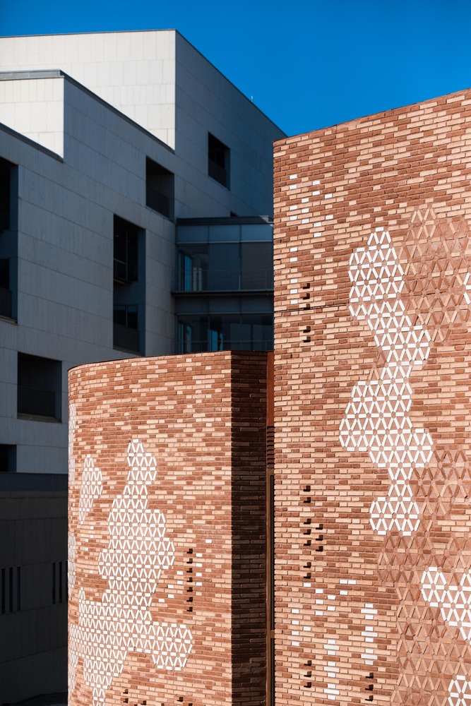 Gallery of Kálida Sant Pau Center / Miralles Tagliabue EMBT - 7