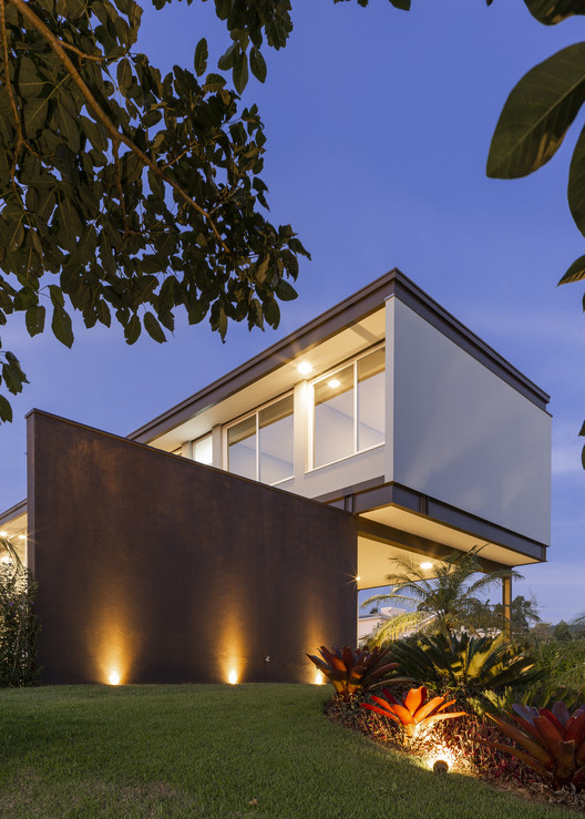 BT House / Taguá Arquitetura - Image 8 of 88