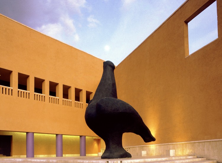 AD Classics: Monterrey Museum of Contemporary Art / LEGORRETA - More Images