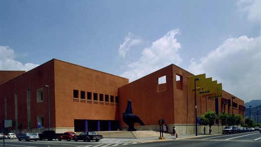 AD Classics: Monterrey Museum of Contemporary Art / LEGORRETA - Image 2 of 20