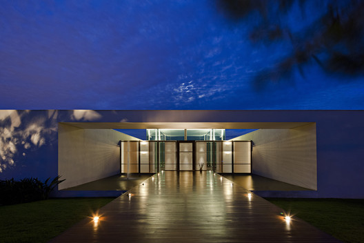 Casa Lincoln / Gustavo Penna Arquiteto e Associados - Fachada