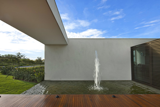 Casa Lincoln / Gustavo Penna Arquiteto e Associados - Fachada