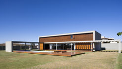 Manacás House / Gustavo Penna Arquiteto e Associados