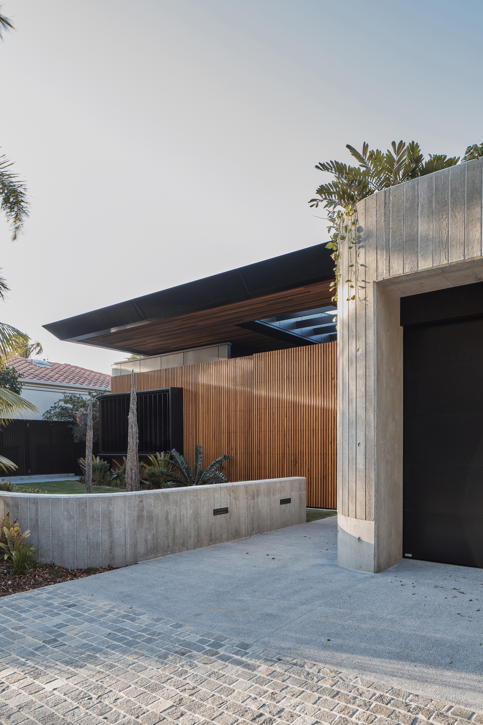 Gallery of Cove House / Justin Humphrey Architect 8