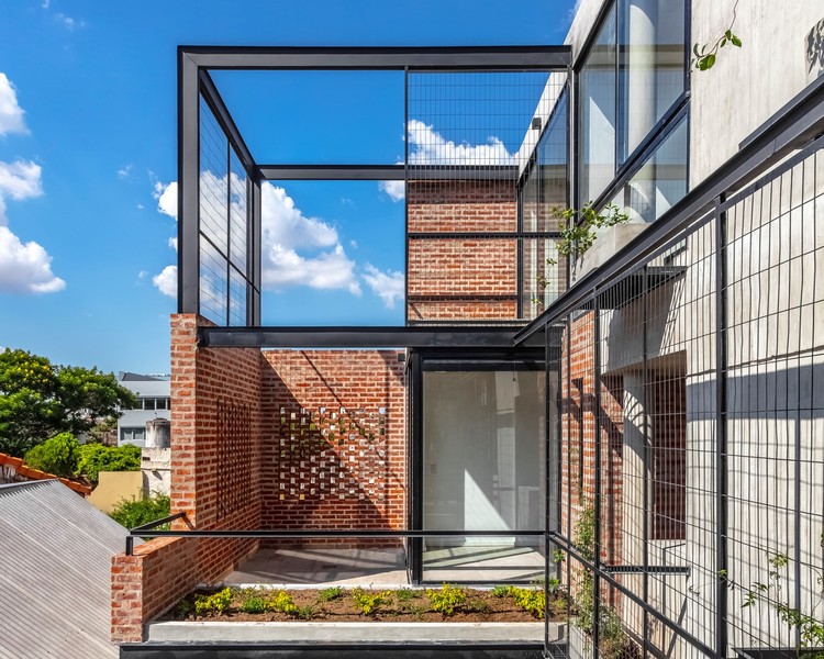 Edificio MA 4519 / Arqtipo - Ventanas, Ladrillo, Fachada, Escaleras, Barandas