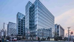 Champion Center / Atelier Z+