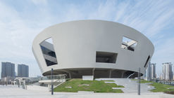 Centro de Desfiles de Moda China Light and Textile City / WAU Design