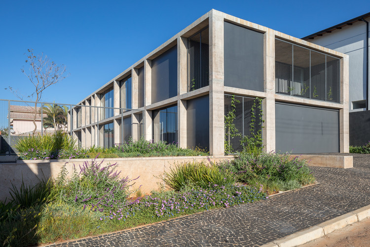 Casa dos Eixos / BLOCO Arquitetos - Casas, Fachada