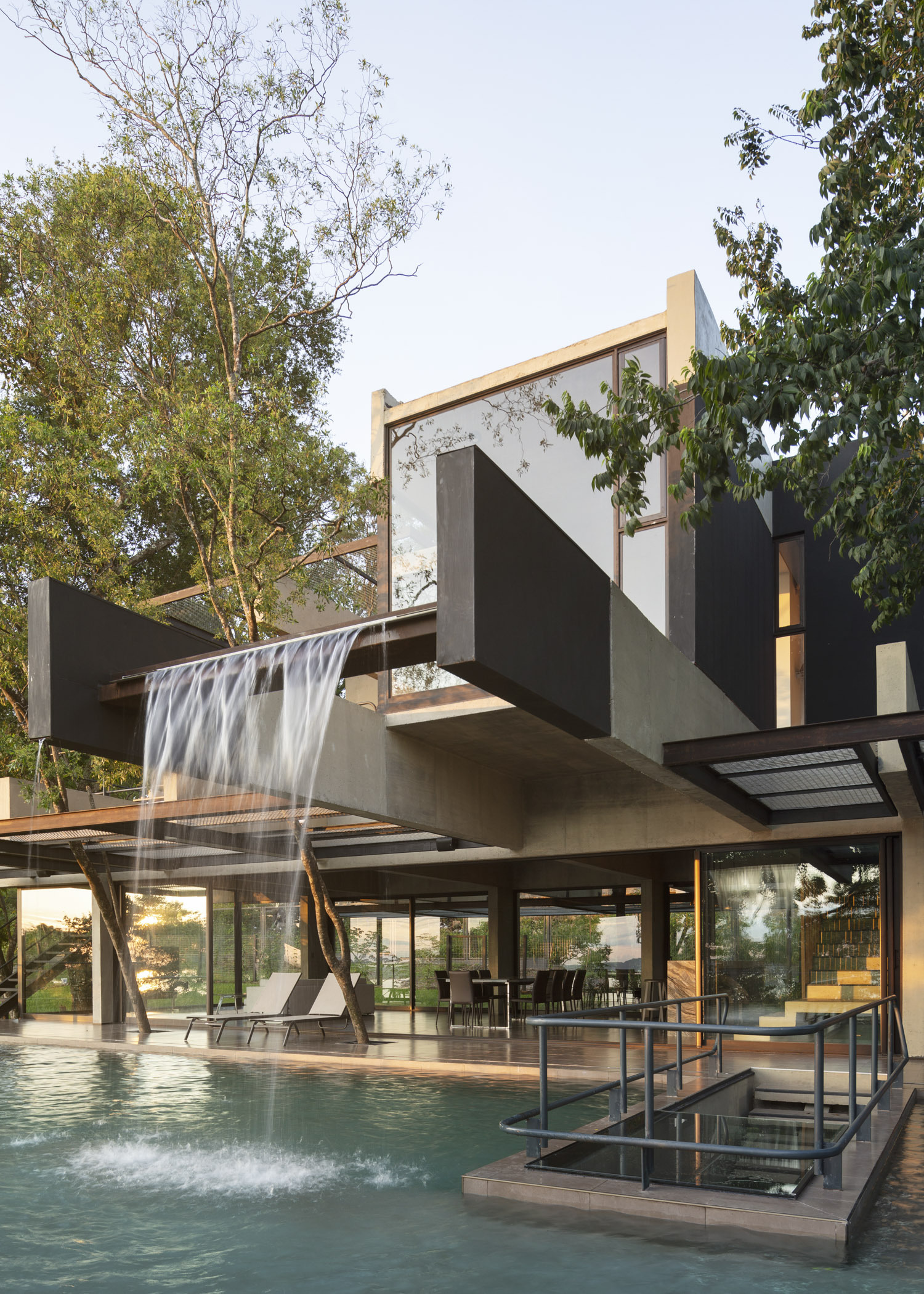 Galería de Casa en la ladera / BAUEN - 4