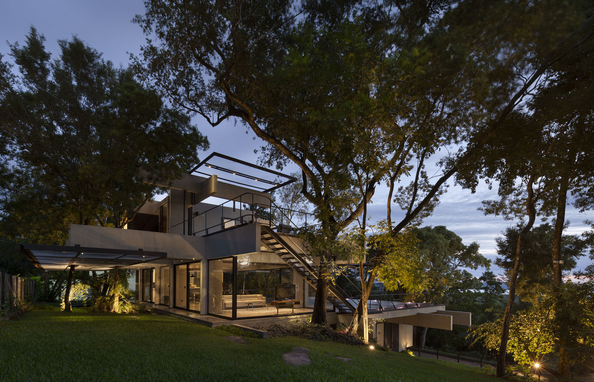 Galería de Casa en la ladera / BAUEN - 18