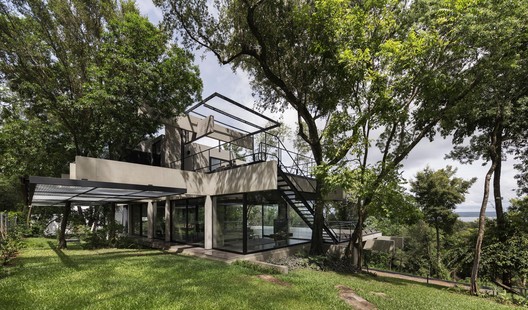 Hillside House / BAUEN - Image 2 of 29