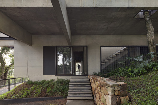 Hillside House / BAUEN - Image 8 of 29