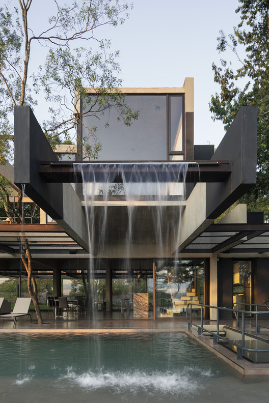 Hillside House / BAUEN - Image 6 of 29