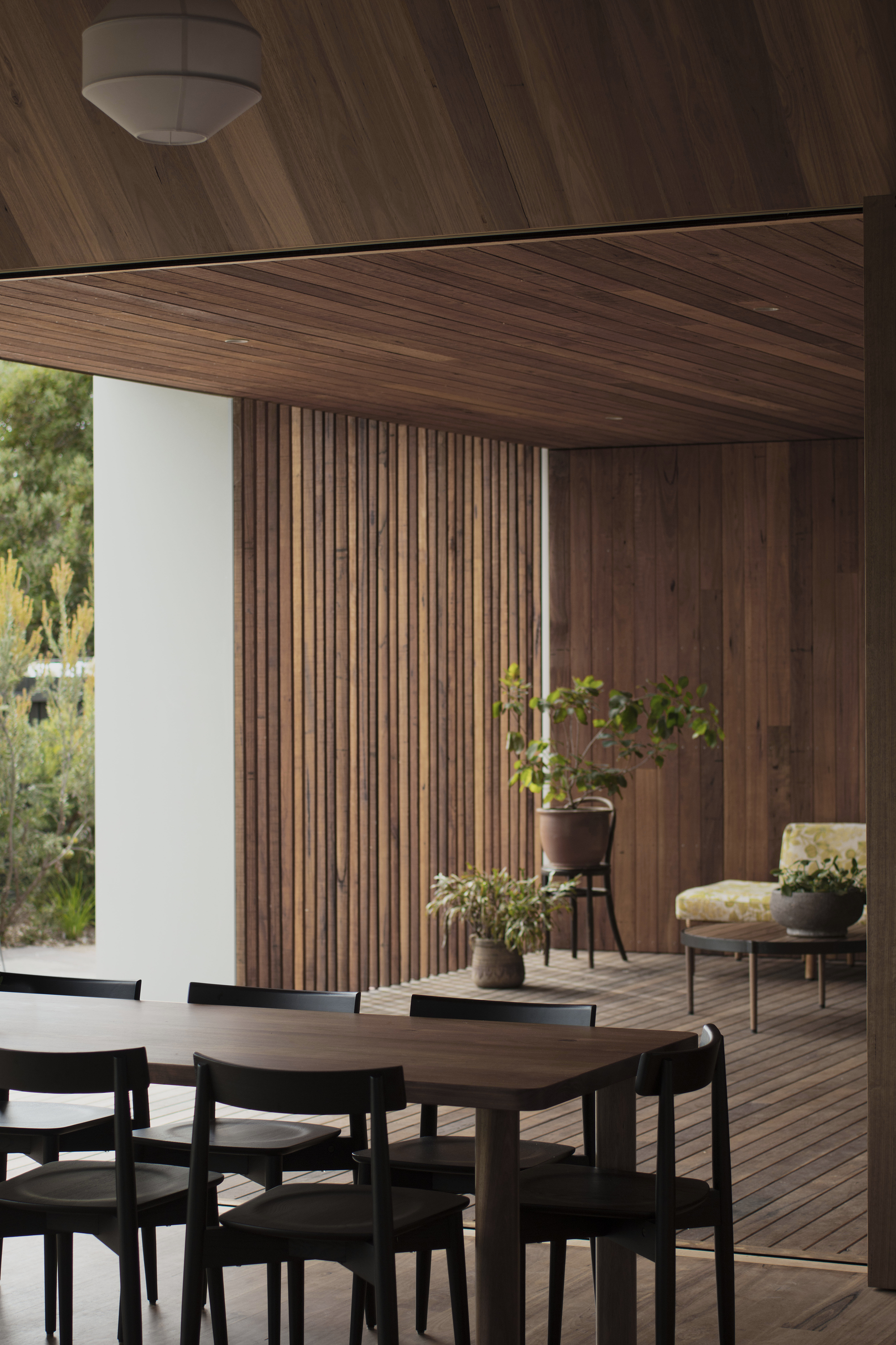 Gallery of Point Lonsdale House / Edition Office 20