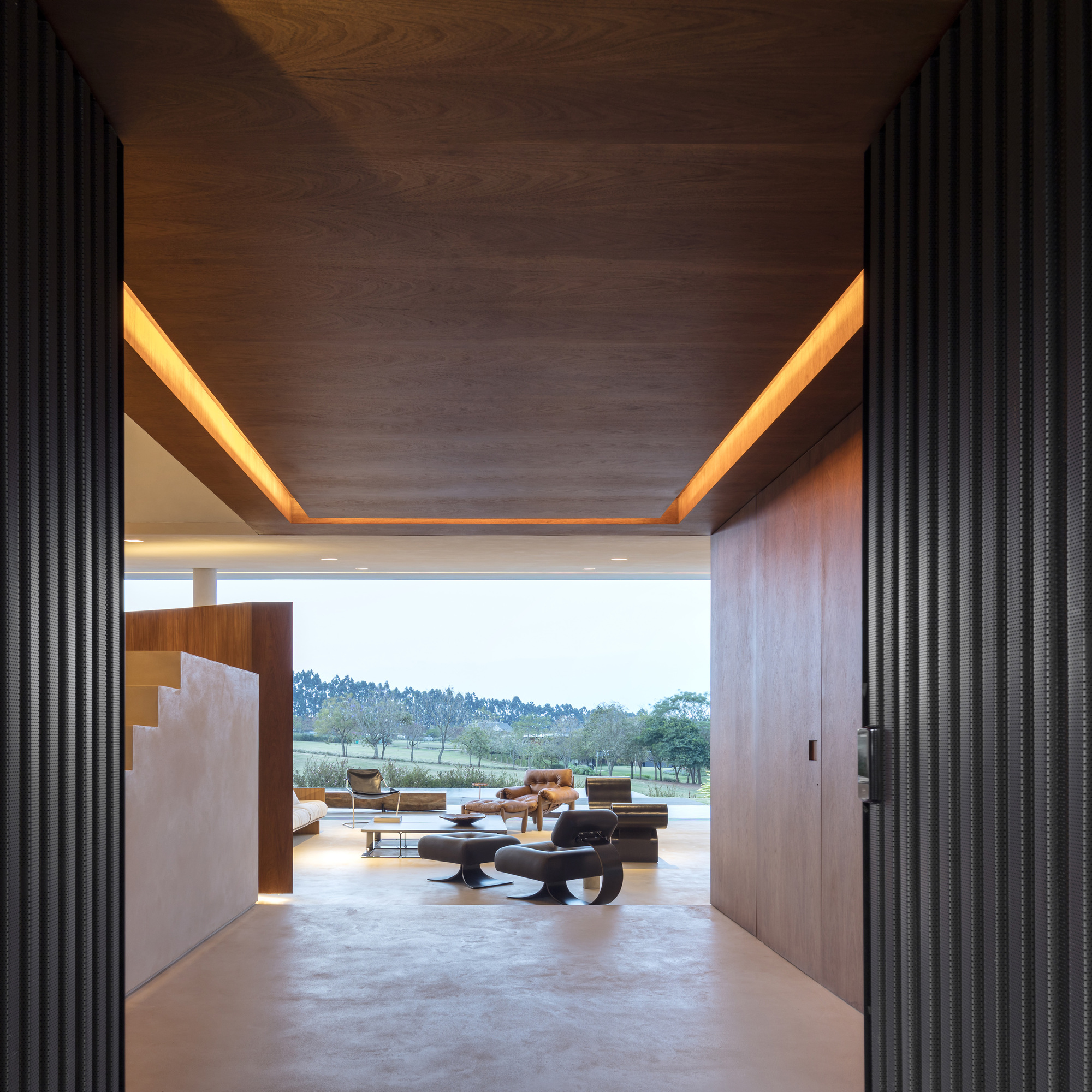Gallery of JY House / Studio Arthur Casas - 38