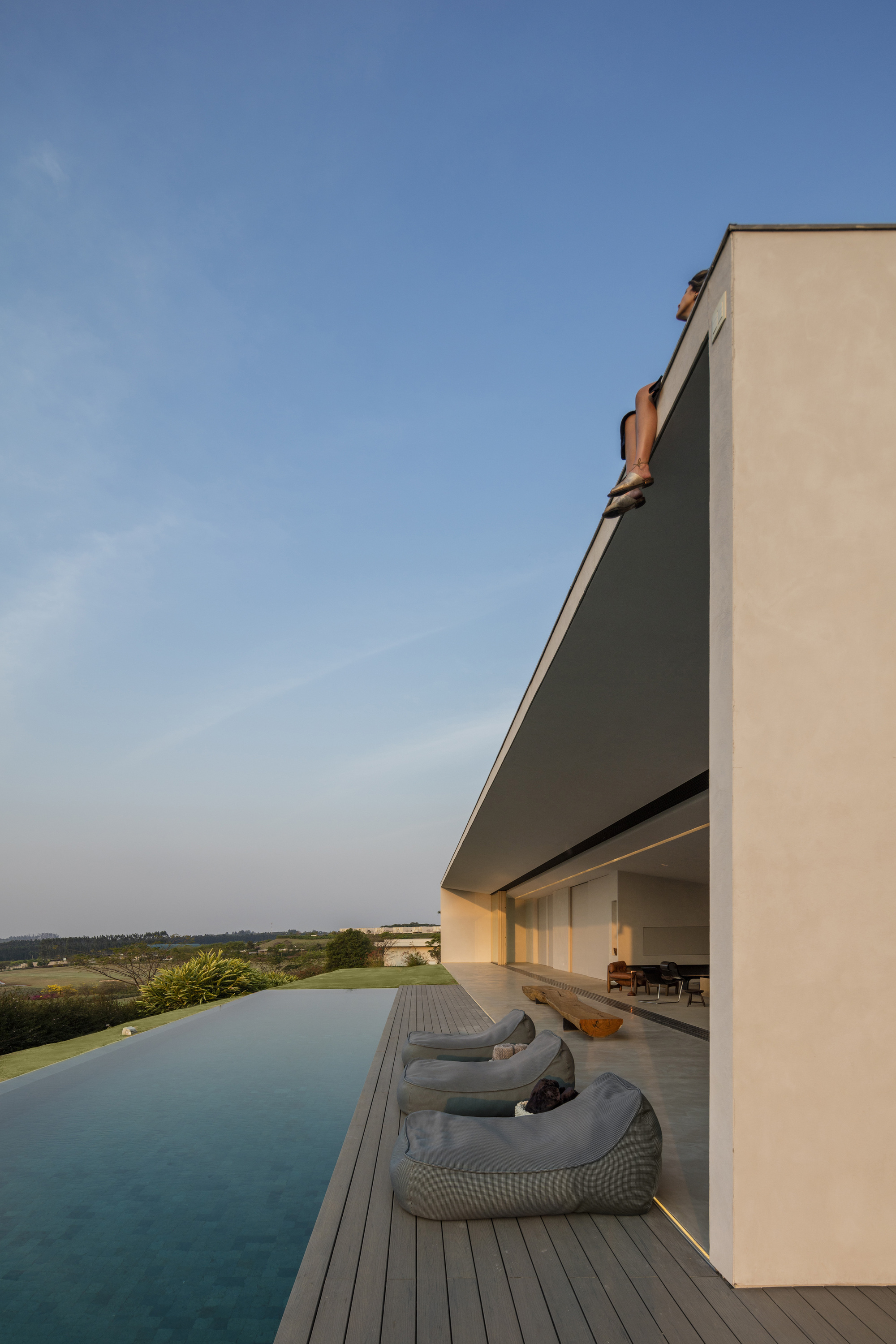 Gallery of JY House / Studio Arthur Casas - 39