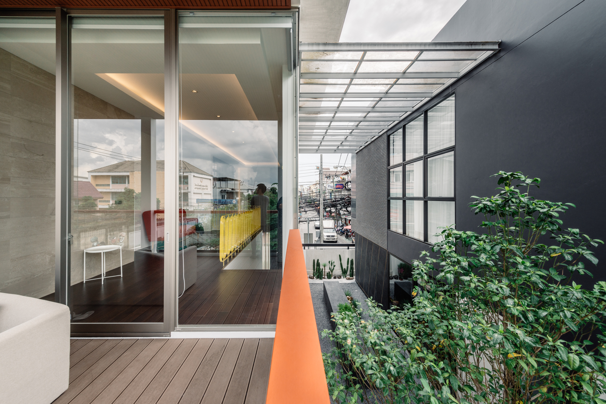 Gallery of Bird Bom House / FLAT12x - 23