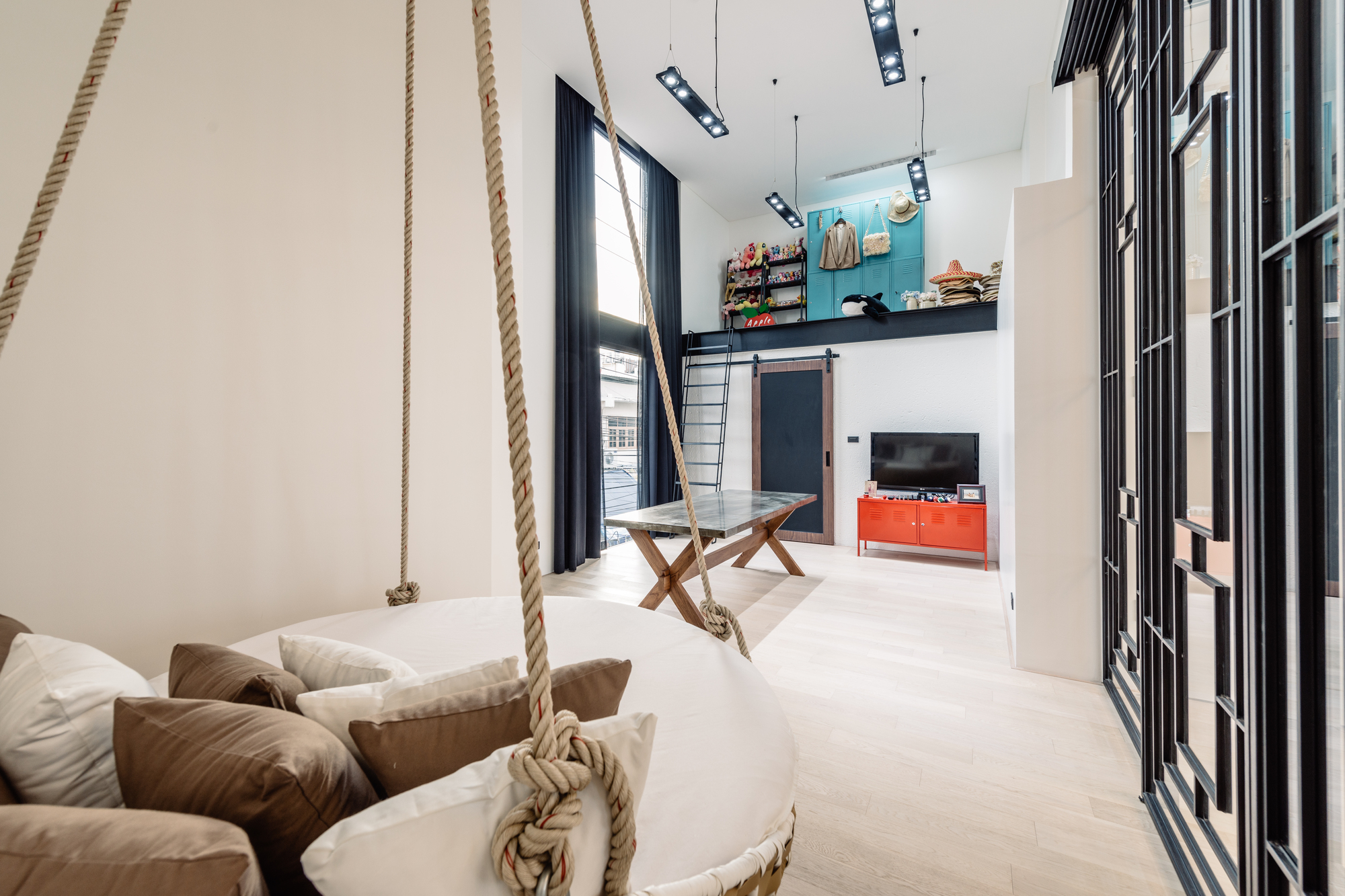 Gallery of Bird Bom House / FLAT12x - 16