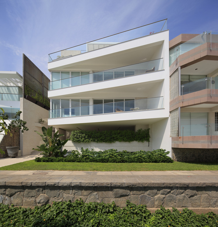 Edificio Paquidermo / Martin Dulanto - Ventanas, Fachada