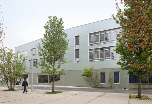 High School in Boulogne / Mikou Studio High School in Boulogne / Mikou Studio - Image 7 of 45