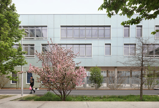 High School in Boulogne / Mikou Studio High School in Boulogne / Mikou Studio - Image 21 of 45