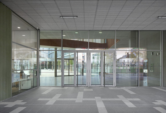 High School in Boulogne / Mikou Studio High School in Boulogne / Mikou Studio - Image 11 of 45