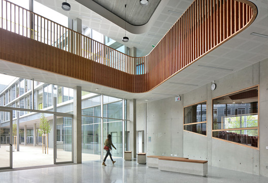 High School in Boulogne / Mikou Studio High School in Boulogne / Mikou Studio - Image 4 of 45