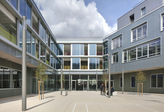 High School in Boulogne / Mikou Studio High School in Boulogne / Mikou Studio - Image 3 of 45