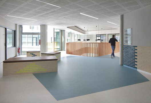 High School in Boulogne / Mikou Studio High School in Boulogne / Mikou Studio - Image 31 of 45