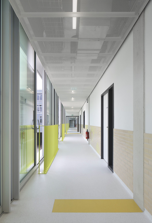High School in Boulogne / Mikou Studio High School in Boulogne / Mikou Studio - Image 28 of 45