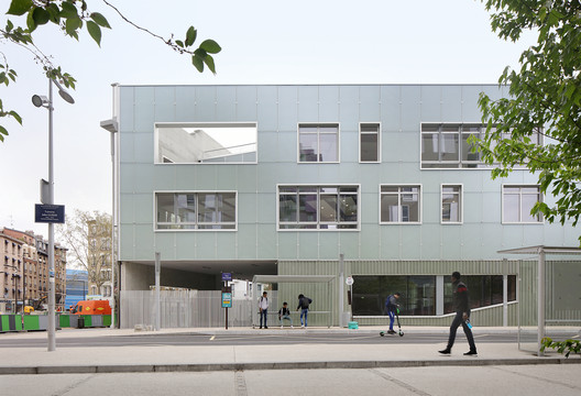 High School in Boulogne / Mikou Studio