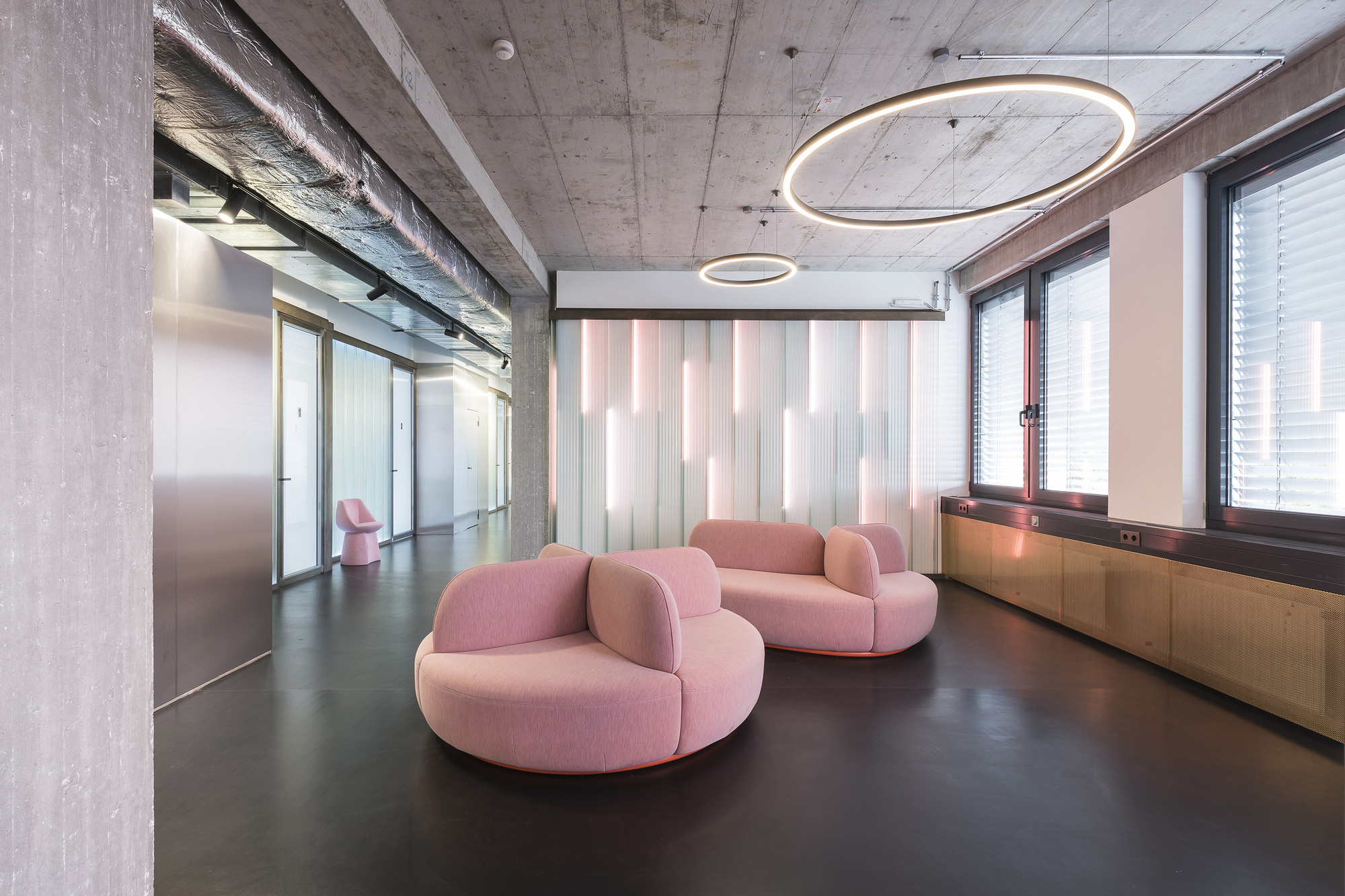 Gallery of The Urban Dentist / studio karhard - 8