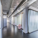The Urban Dentist / studio karhard - Interior Photography, Column