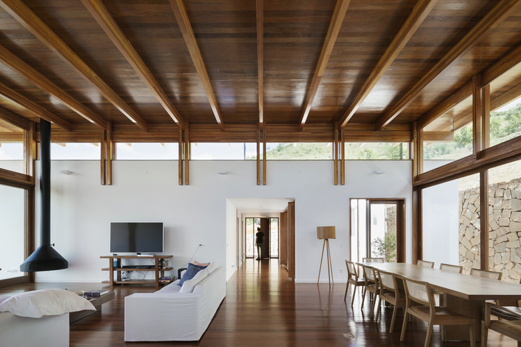 Monte House / Gávea Arquitetos - Image 1 of 28
