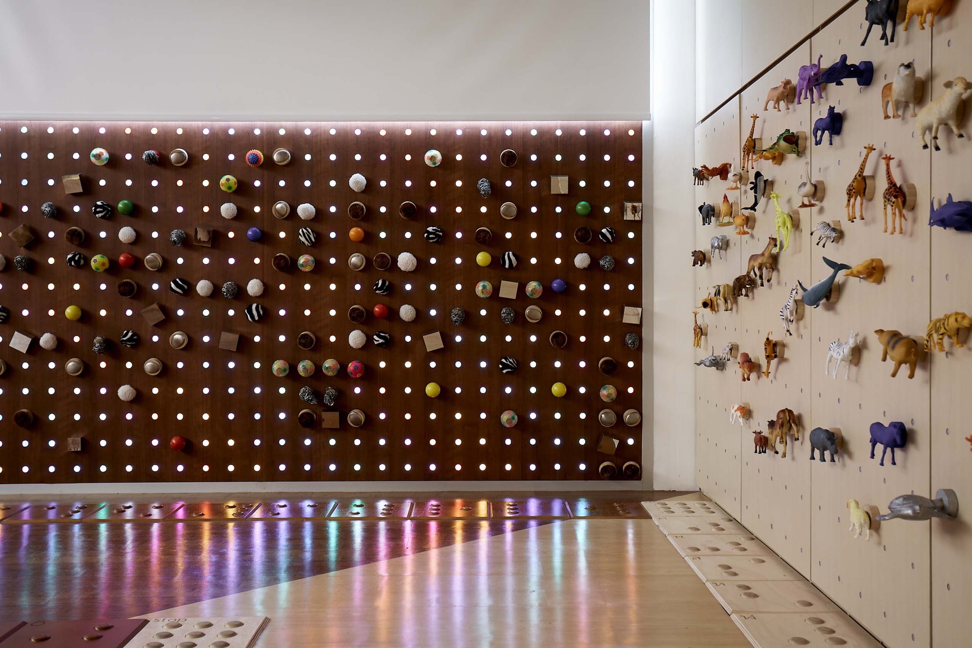 Gallery of Classroom Makeover For The Blind / Creative Crews 16