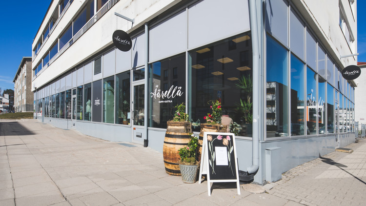 Äärellä Restaurant / Hirvilammi Architects - Restaurants & Bars, Facade, Door