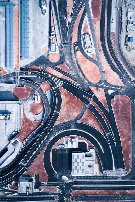 These 6 megaprojects are transforming mobility in our cities - Image 3 of 9