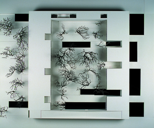 Continuity and Sensitivity Drive the Designs of Ricardo Bak Gordon - Image 14 of 24