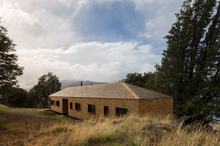 Casa sombreros / SAA arquitectura + territorio - Ventanas, Bosque
