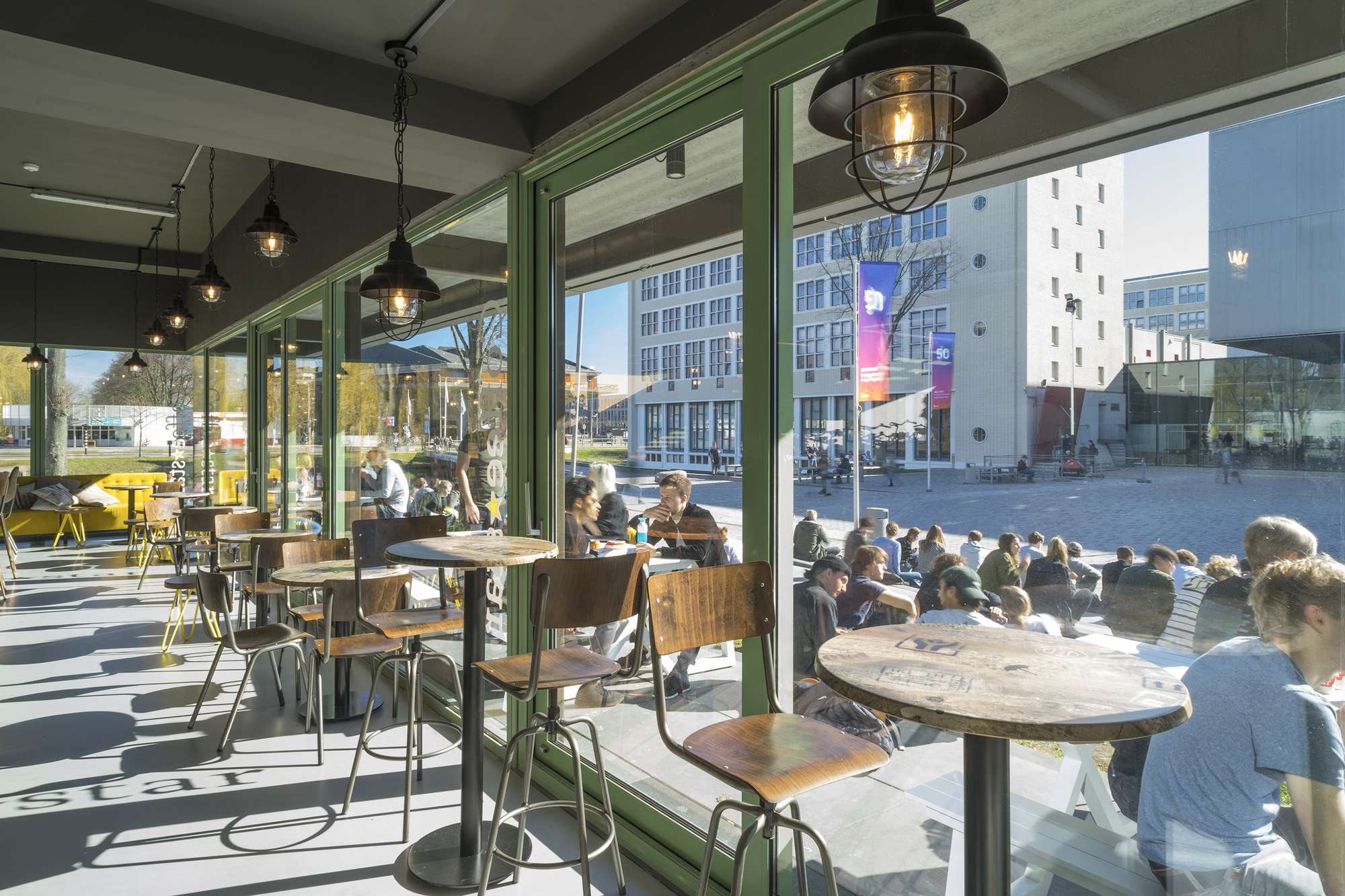 Gallery of Coffee and Bikes / BureauVanEig + Biq architecten 9