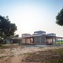 Biblioteca Kaeng Krachan / Junsekino Architect and Design - Arquitetura Educacional